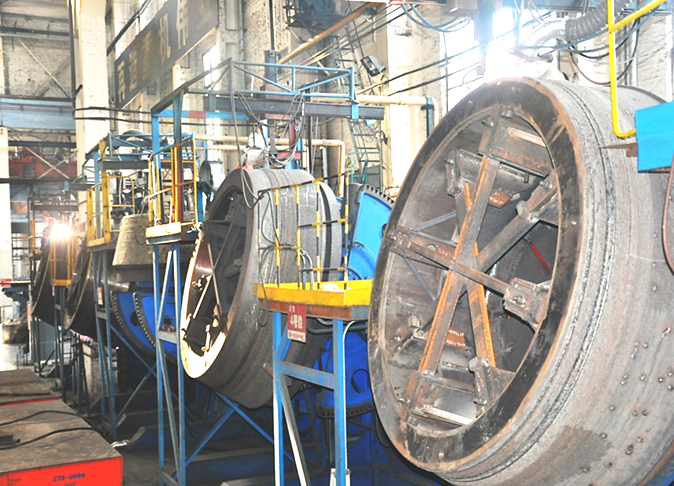 立磨磨輥堆焊中心