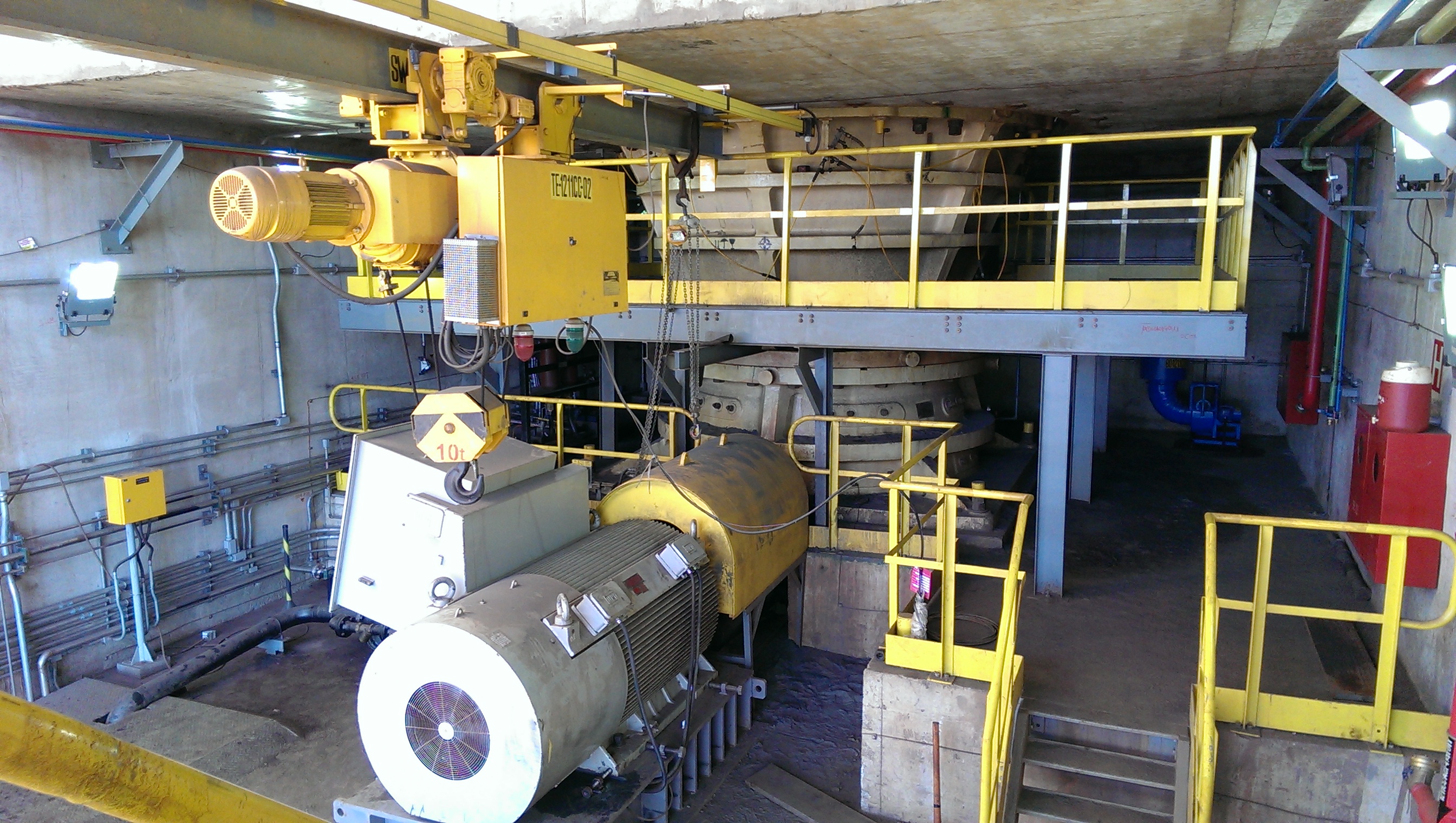 旋回破碎機(jī)