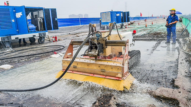 超高壓水射流破碎機器人