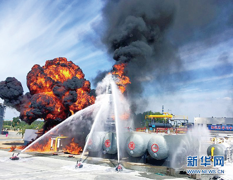 參加第二屆全國危險(xiǎn)化學(xué)品救援技術(shù)競賽