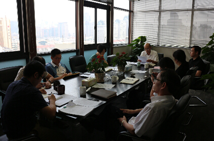 商業(yè)經(jīng)營公司黨總支召開“三嚴(yán)三實(shí)”專題教育第二專題學(xué)習(xí)研討會